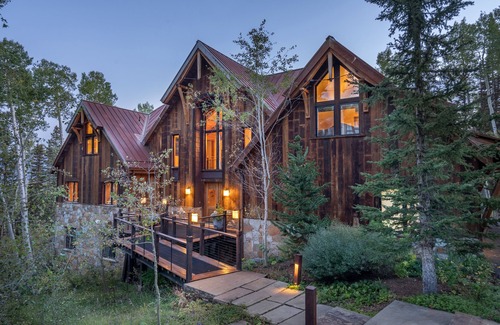 Mountain Village House | ALPENGLOW-Luxury, Convenience & Views! Hot Tub, Gym, & Walk-to-Ski