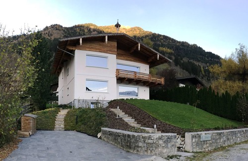 Bad Hofgastein Apartment | AlpenglueckGastein - private mountain lodge