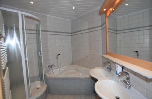 Lesachtal House | Alpenhotel Wanderniki