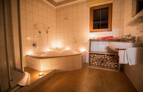 Neustift Im Stubaital Apartment | Alpenkönig Lodge Stubaital Stilvolle Apartments im alpinen Design