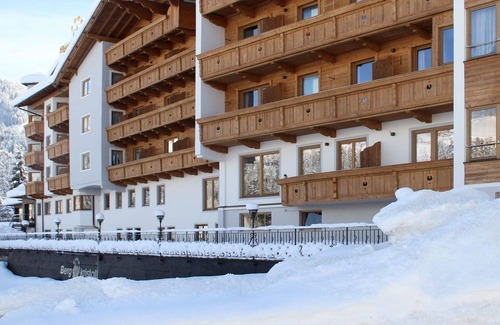 Muhlthal Apartment | Alpenrose, 2 nights - Hotel Bergkristall
