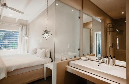 Menlo Park House | Alpine Attitude Boutique Hotel & Conference Venue