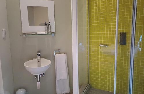 Menlo Park House | Alpine Attitude Boutique Hotel & Conference Venue