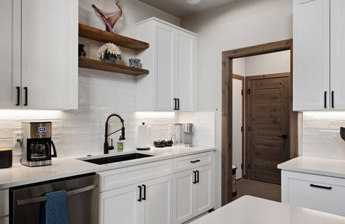 Red Lodge House | Alpine Basecamp 69 Alpine Basin Loop