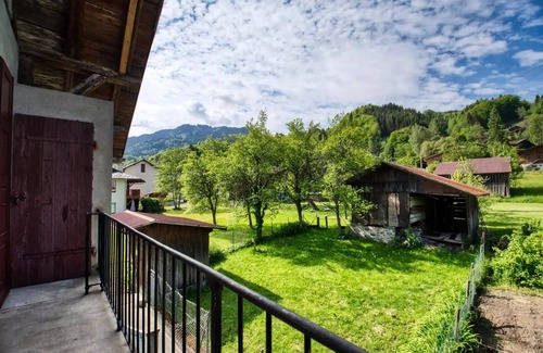 Morillon Villa | Alpine chalet - Village house near cable car
