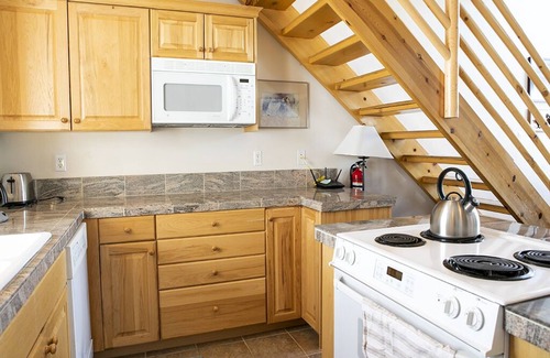Salt Lake Mountain Resorts Condo | Alpine Creek #4 by Cottonwood Lodging