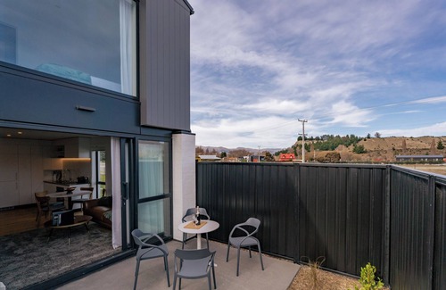 Albert Town House | Alpine Grandview Luxury Townhouse - Explore Wanaka