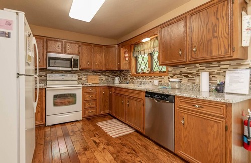 Rome House | Alpine Greens – Spacious Retreat on Lake Arrowhead Golf Course, Just 4 Miles from Sand Valley!