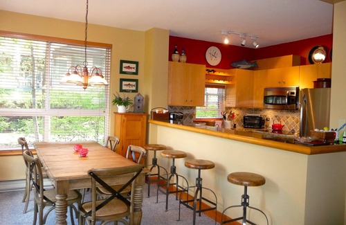 Blackcomb Condo | Alpine Greens Whistler - 2bd & 2bth Condo sleeps 4+, RATES in CA,n/not US