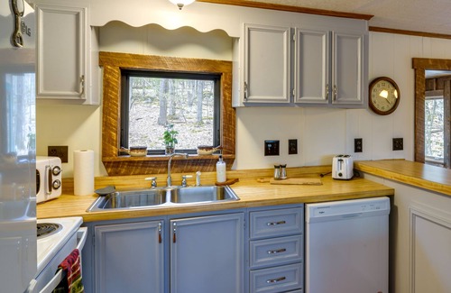 Terra Alta Cabin | Alpine Lake Resort Cabin Rental w/Pool Access!