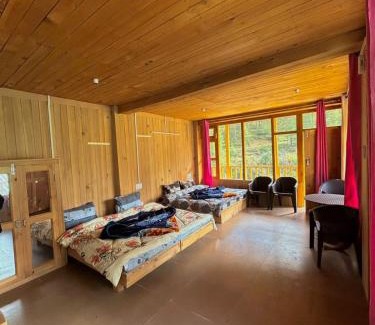 Banjar House | Alpine Stays Riverside