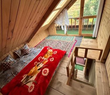 Banjar House | Alpine Stays Riverside