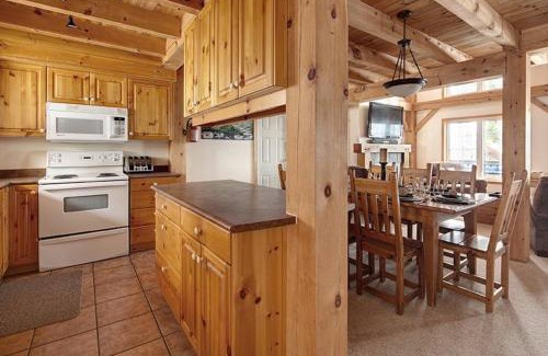 Big White Ski Resort Ski Chalet | Alpine Timber Luxury Chalet w/Hot Tub