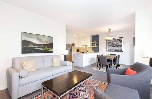 Nordic Estates House | Alpine townhouse w/ski access & deck