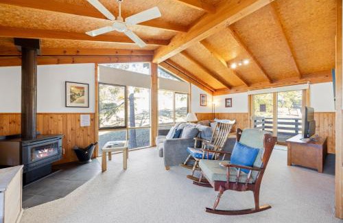 Merrijig House | Alpine Vista with Stunning Mt Buller Views