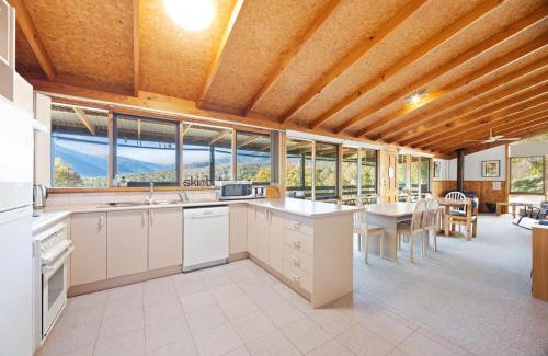 Merrijig House | Alpine Vista with Stunning Mt Buller Views