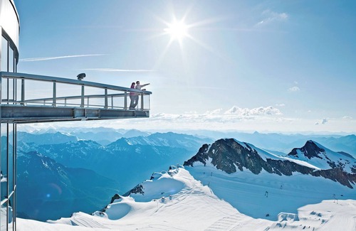 Kaprun Apartment | Alpinresort Kaprun Top 2: Skiing from October to the end of May.