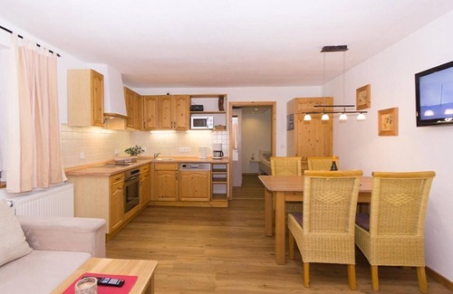 Oberau Apartment | Alpspitze holiday flat with south-facing terrace