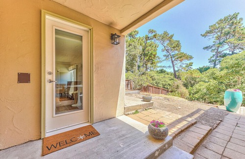 Monterey Apartment | "Alta Mesa Oaks" 5 min to downtown Monterey-Beach Private studio WiFi-TV