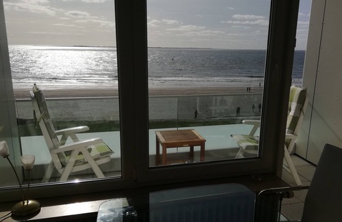 Norderney Apartment | Alte Teestube - Central city location right by the sea with sauna and pool