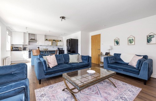 Slateford Apartment | ALTIDO Stunning 2-bed flat w/free parking