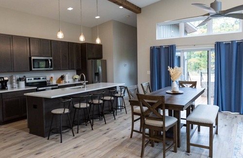 Wright City House | Altitude Adjustment - New Treehouse at Innsbrook