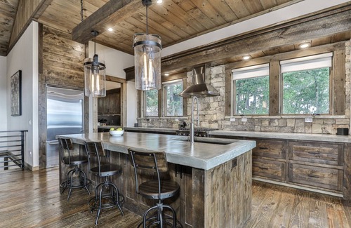 Mineral Bluff House | Altitude Elegance | Mineral Bluff, GA