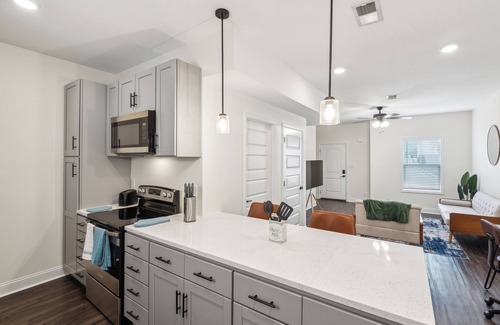 Clarksville Apartment | Alto D8 I Modern New Construction 2Bd Apartment