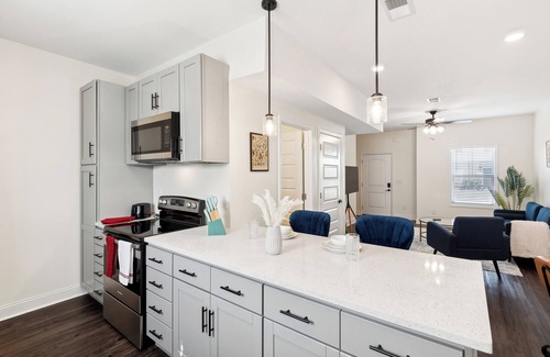 Clarksville Apartment | Alto L5 I Great For The Family I Pool I Parking