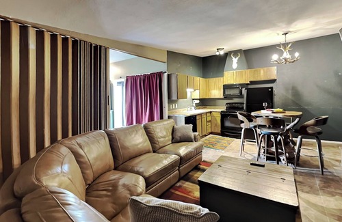 Alto Condo | Alto Mountain Sojourn | Pet-Friendly, Large Deck, Pool Access