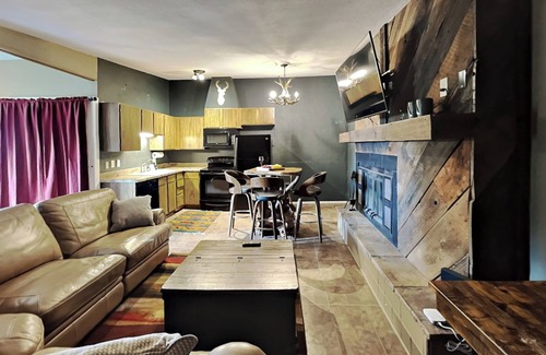 Alto Condo | Alto Mountain Sojourn | Pet-Friendly, Large Deck, Pool Access