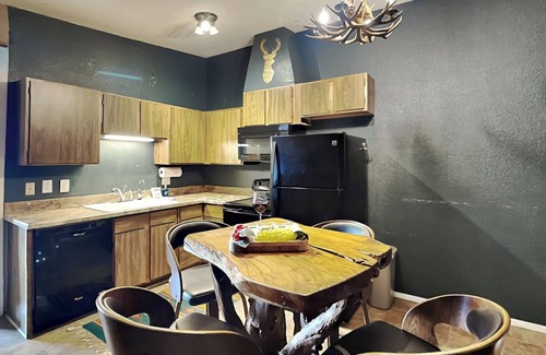 Alto Condo | Alto Mountain Sojourn | Pet-Friendly, Large Deck, Pool Access