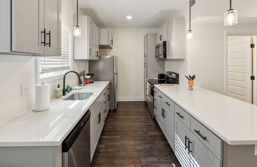 Clarksville Apartment | Alto Q7 I Modern New Construction 2Bd Apartment