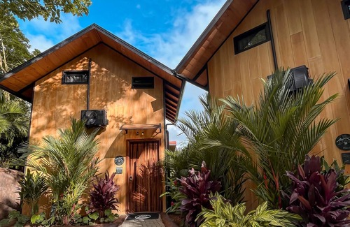 Monterrey Cabin | Alto's Gardens - Romantic cabins