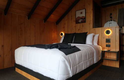 Monterrey Cabin | Alto's Gardens - Romantic cabins