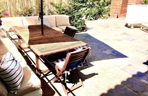 Altura House | Altura LP Sunny House