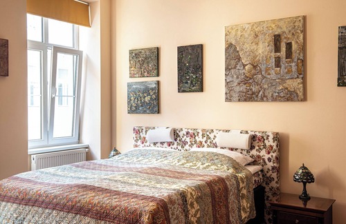 Funfhaus Hotel | Altwienerhof, a cozy and artistic studio with excellent connections in Vienna