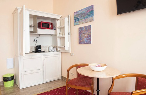 Funfhaus Hotel | Altwienerhof, a cozy and artistic studio with excellent connections in Vienna