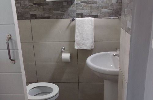 Greater Johannesburg Metropolitan Area Hotel | Alu Boutique hotel offers personalized service with big spacious bedrooms .