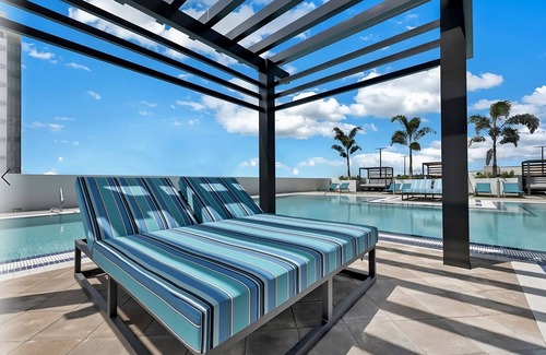 Doral Apartment | Always a Great Idea To Unwind! Onsite Parking, Swimming Pool, Pets Allowed