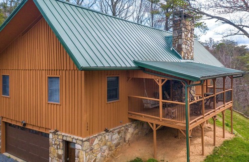 Gatlinburg - Pigeon Forge Cabin | Always an Adventure by Jackson Mountain Rentals