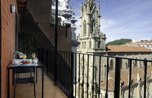 Gros Apartment | Always Easy I Ático Plaza
