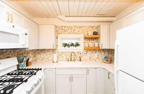 Twin Lake Cottage | Always Hart Lake – Reopening Soon! Lakefront Home Perfect for Winter Getaways