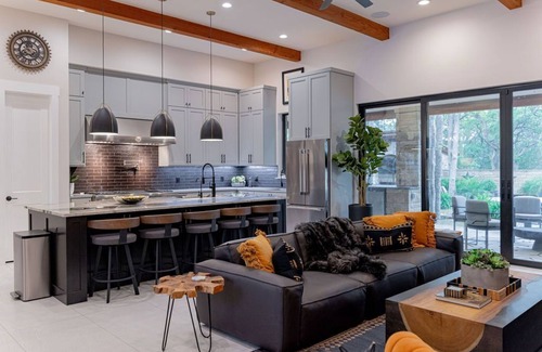 Austin House | Always on My Mind: Luxury Retreat Near Austin To Gather, Relax & Explore