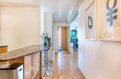 Cape Town City Centre Apartment | Always Power SOHO City Retreat Split level Apartment with Table Mountain View