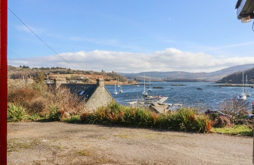 Tayvallich Cottage | AM BRUAICH, family friendly, character holiday cottage in Tayvallich
