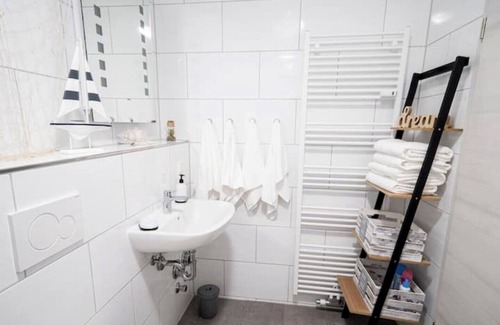Kuestelberg Apartment | AM WALDRAND - Winterberg - Top Lage, Queensizebett