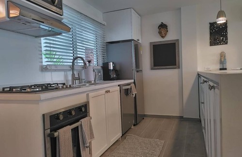 Comuna 2 Apartment | Amaizing Apt Santa Marta in Cocos 101