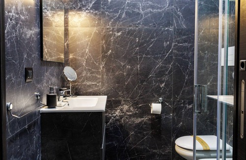 Ercolano Bed & Breakfast | Amalfi room bed & breakfast in a beautiful Ercolano with WiFi, AC