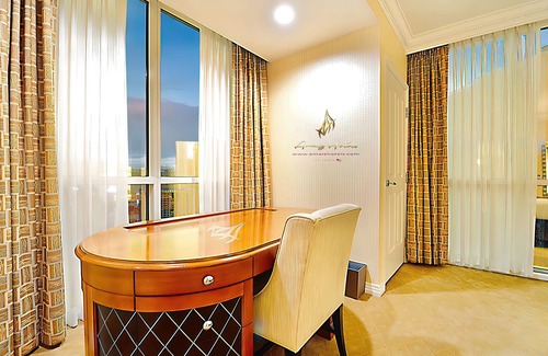 Las Vegas Apartment | Amalz # 5, MGM Signature 2 Bedroom Balcony Suites !